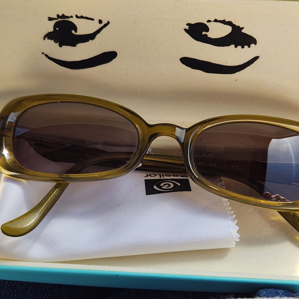 KATE SPADE SUNGLASS CASE AND KATA SUNGLASSES - Picture 5 of 6